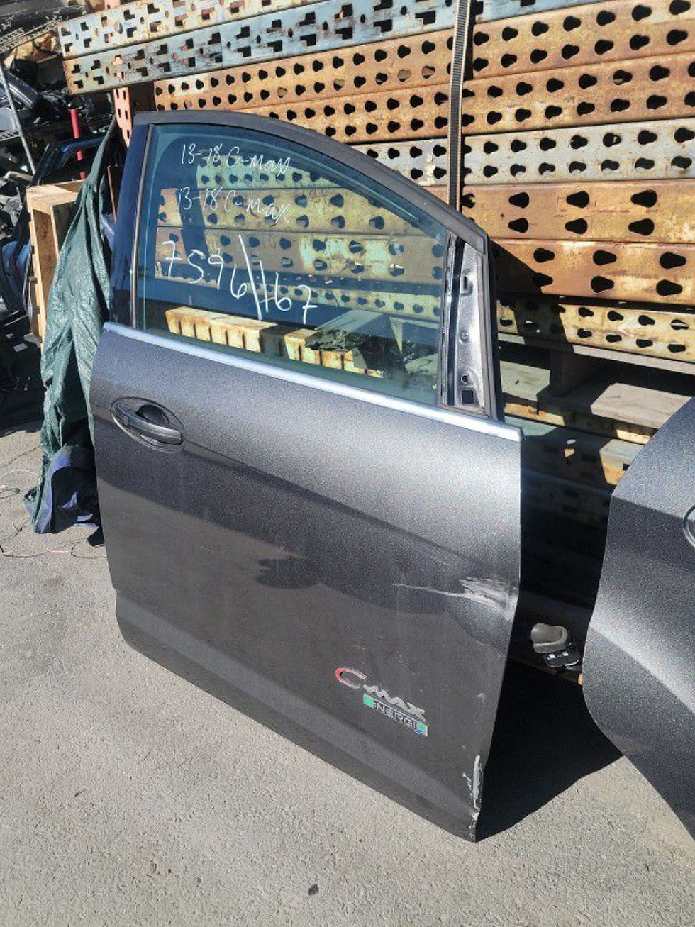Miniatura: 2013-2018 Ford CMAX Right Door Assembly $450