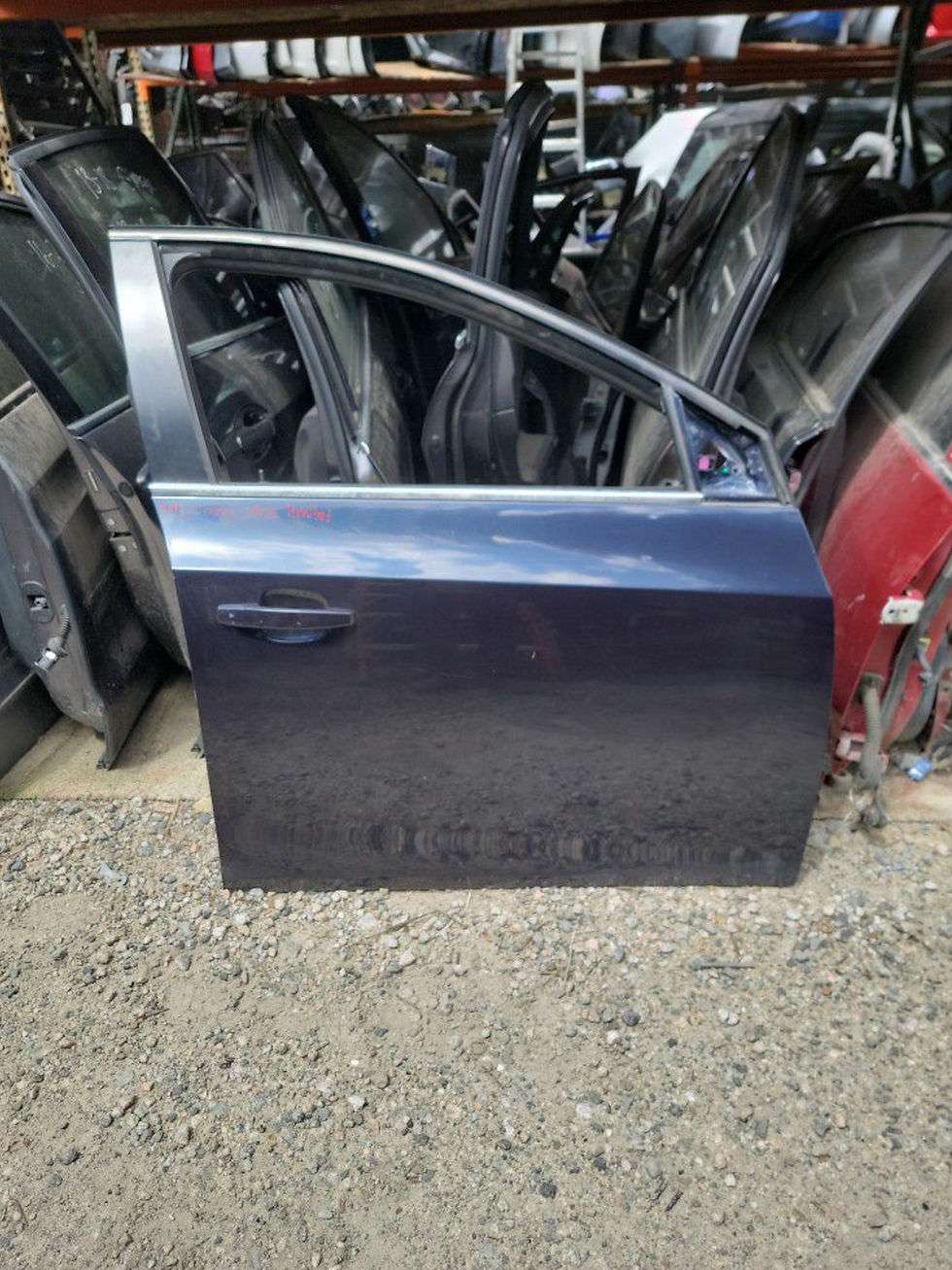 Miniatura: 2011-2016 Chevy Cruze Right Front Door $280