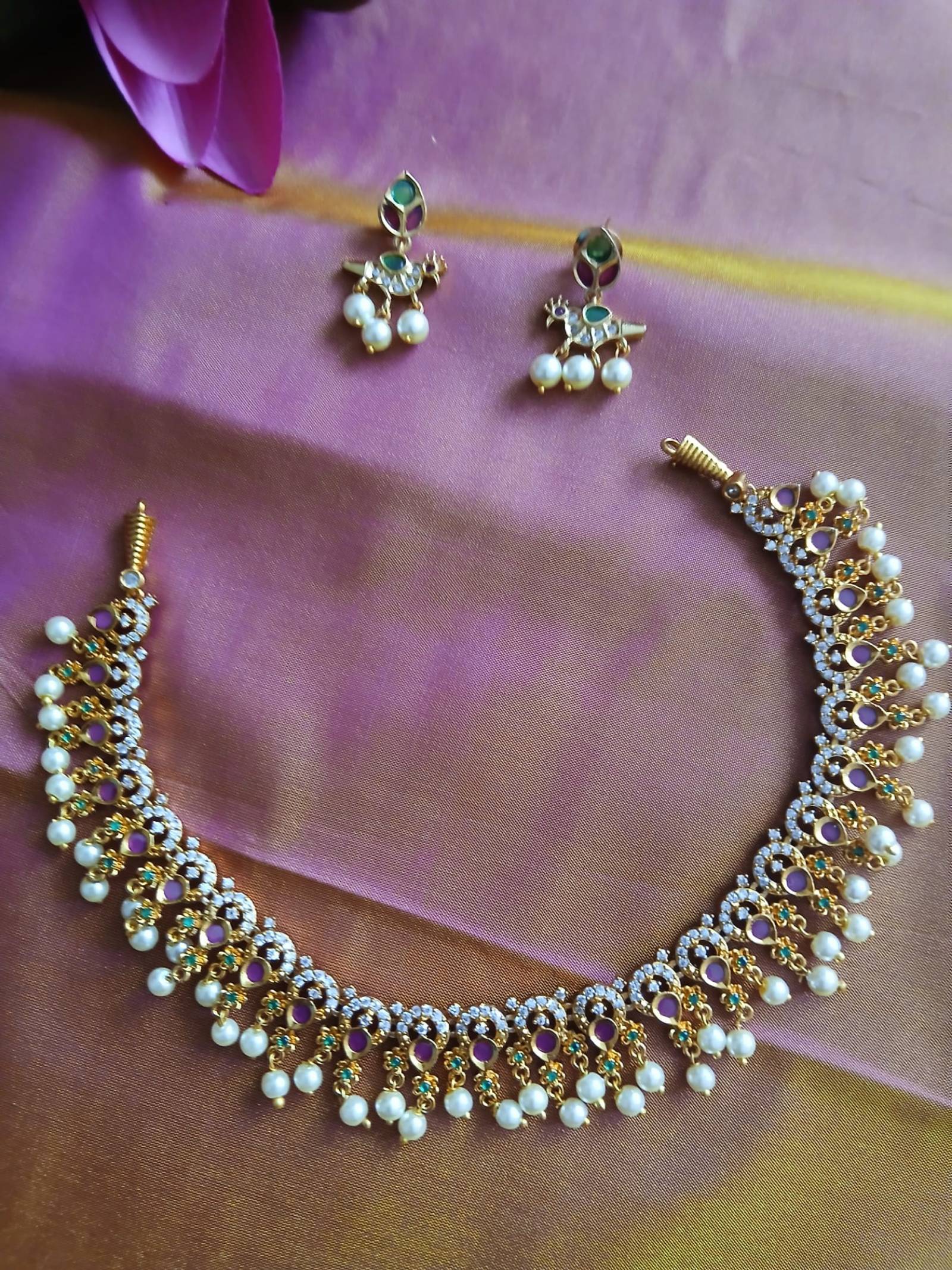 Parure collier et boucles d'oreilles indiennes avec perles