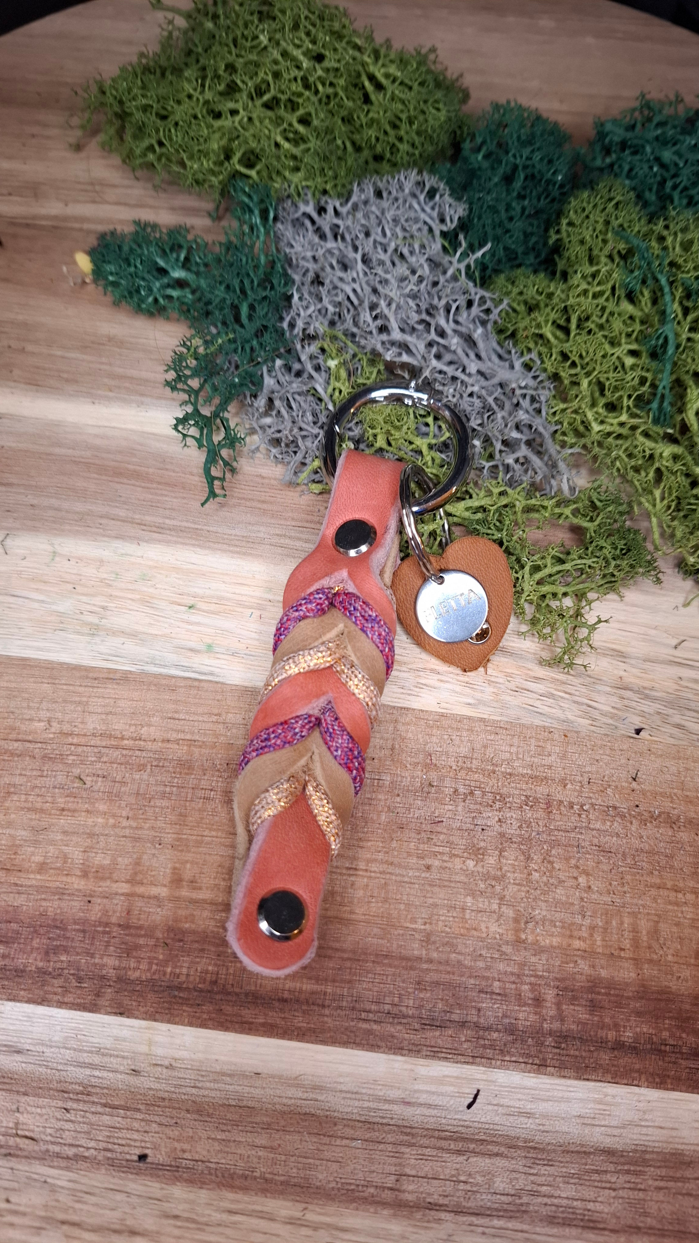 Schlüsselanhänger FINA Sofortkauf- Altrosa/Camel