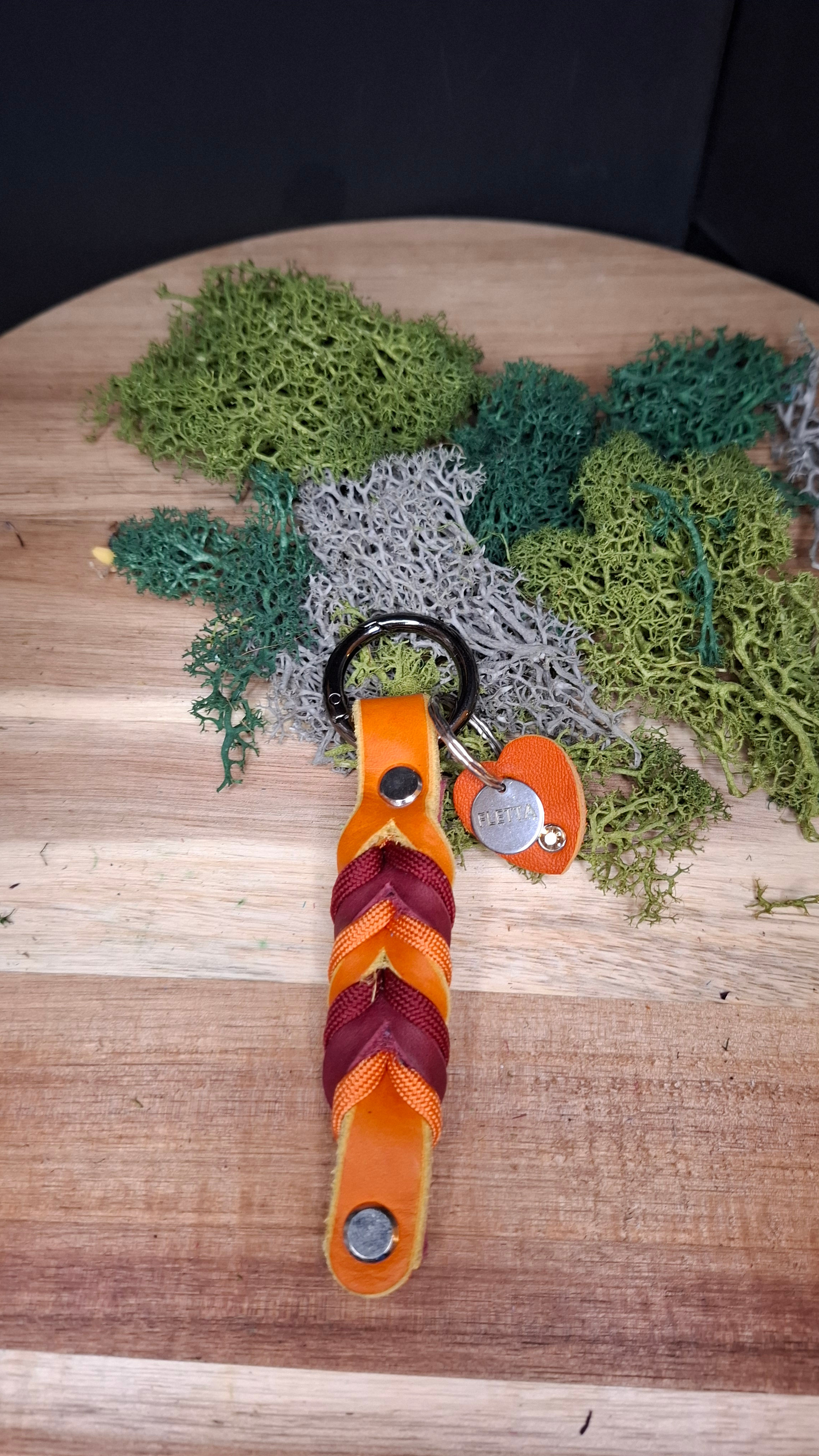 Schlüsselanhänger FINA Sofortkauf- Orange/Bordeaux