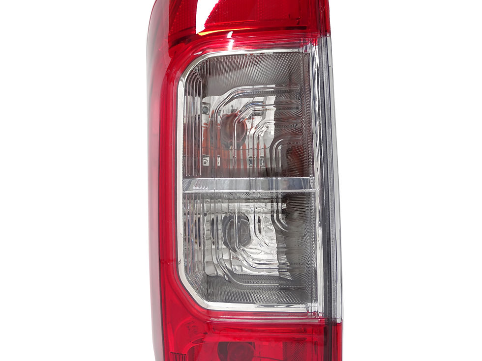 Miniatura: Foco Farol Trasero Izquierdo Nissan NP300 2016-2020
