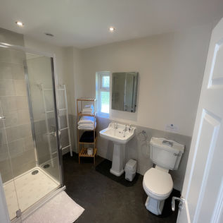 Ensuite for the twin bedroom with walk in shower
