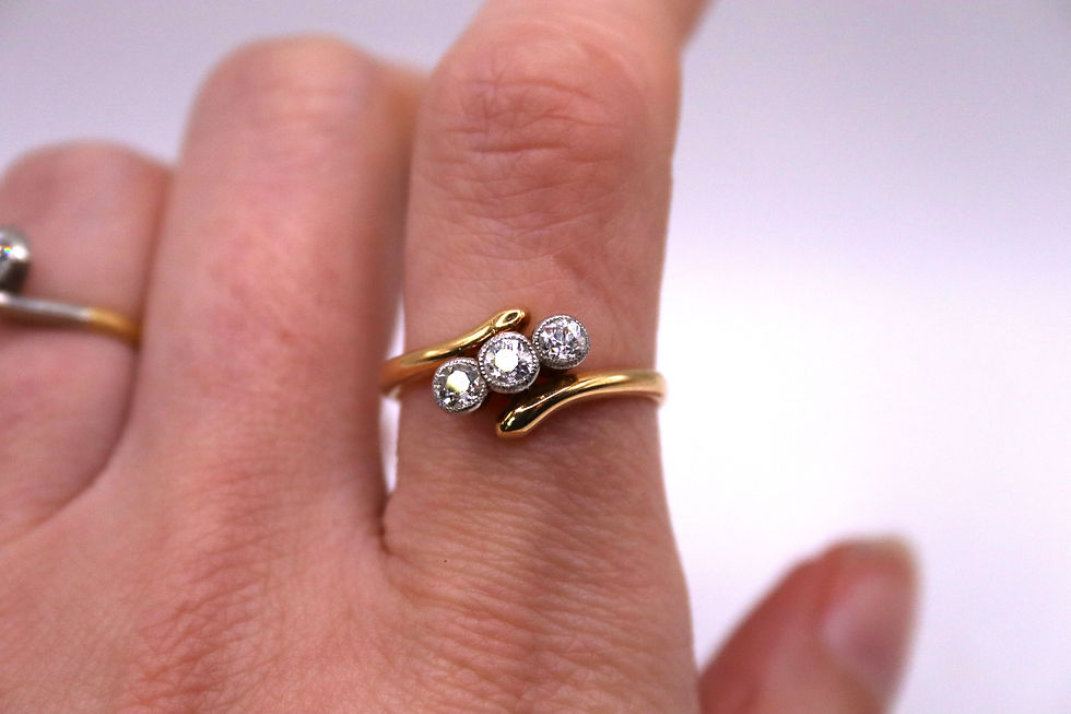 Thumbnail: 18ct Gold & Platinum Three-Stone Diamond Ring