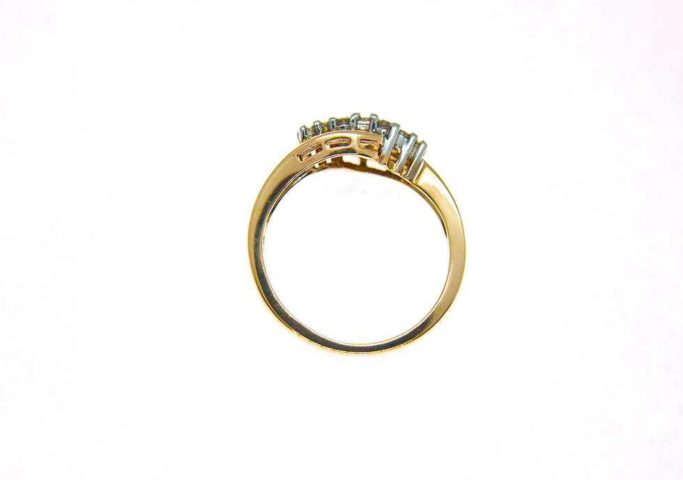 Thumbnail: 9ct Gold Dress Ring with 9 Diamonds of mixed sizes