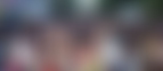 Festival de Cinco de Mayo en Cherokee Street en St. Louis con gran multitud celebrando