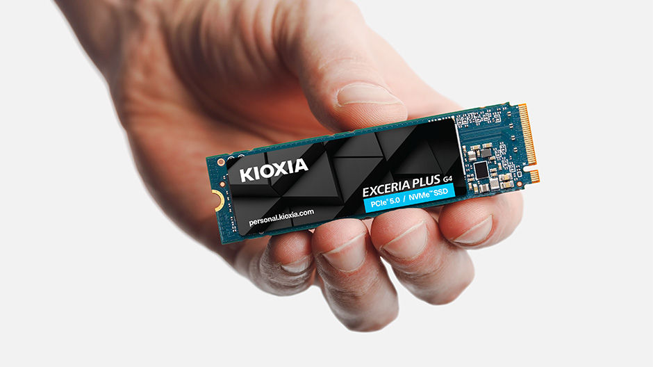 exceria_plus_g4_ssd_gallery_02.jpg