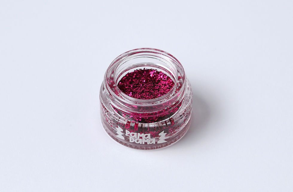 Thumbnail: red shiny gel