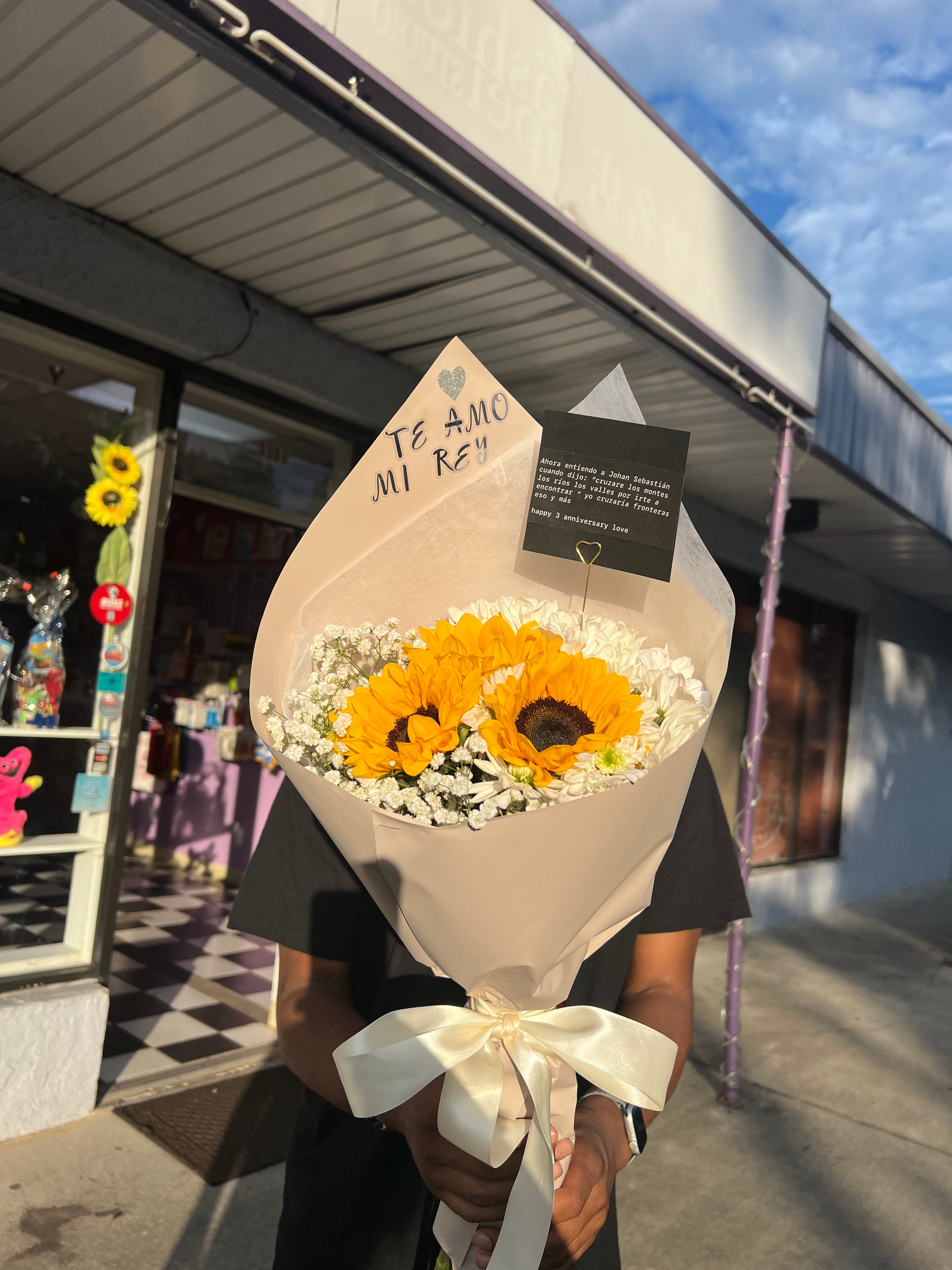 Sunflowers with baby breath flowers bouquet 