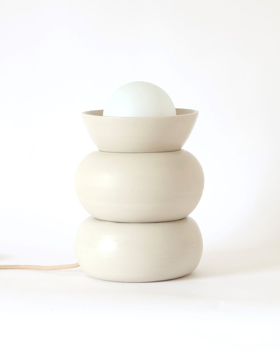 Miniature : Lampe à poser en grès couleur sable mat