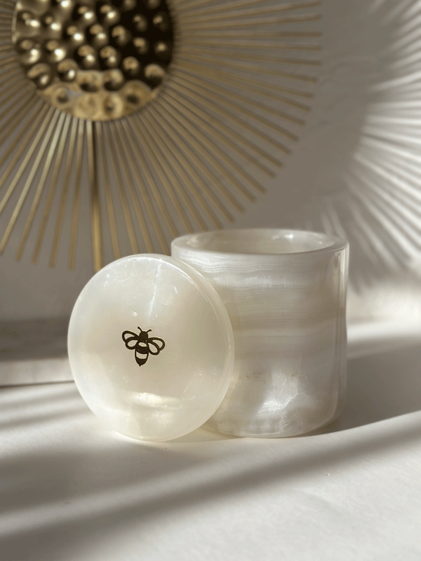 bee-alchemy-onyx-candle.gif