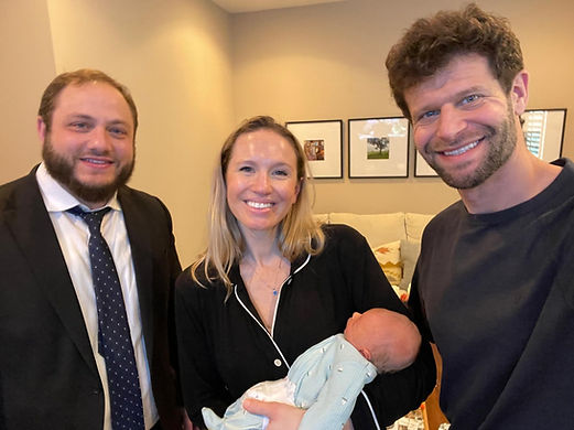 mohel-philadelphia-bris-circumcision-with-baby.jpeg