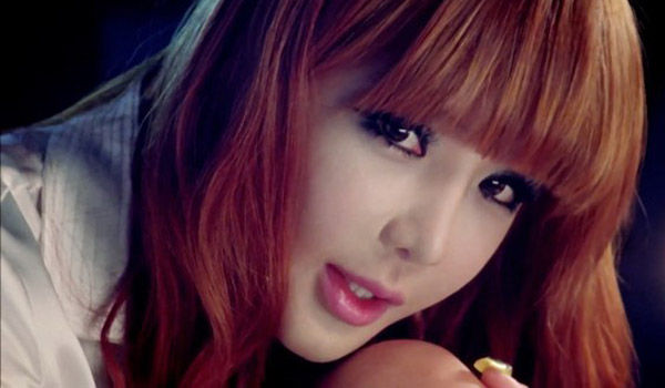 Những mỹ nhân bấm mí mắt đẹp của Kpop 6