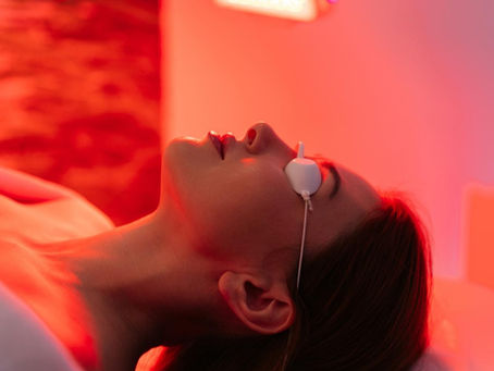 Oxygen + Light: The Science of Stacking EWOT and Red Light Therapy for Superhuman Clarity and Faster Healing