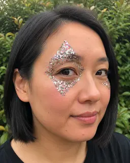 Elegant pink and silver glitter look for guest who would love to shine during a wedding