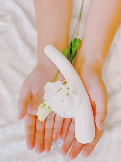 サムネイル： Crescent　ホワイトジェイド