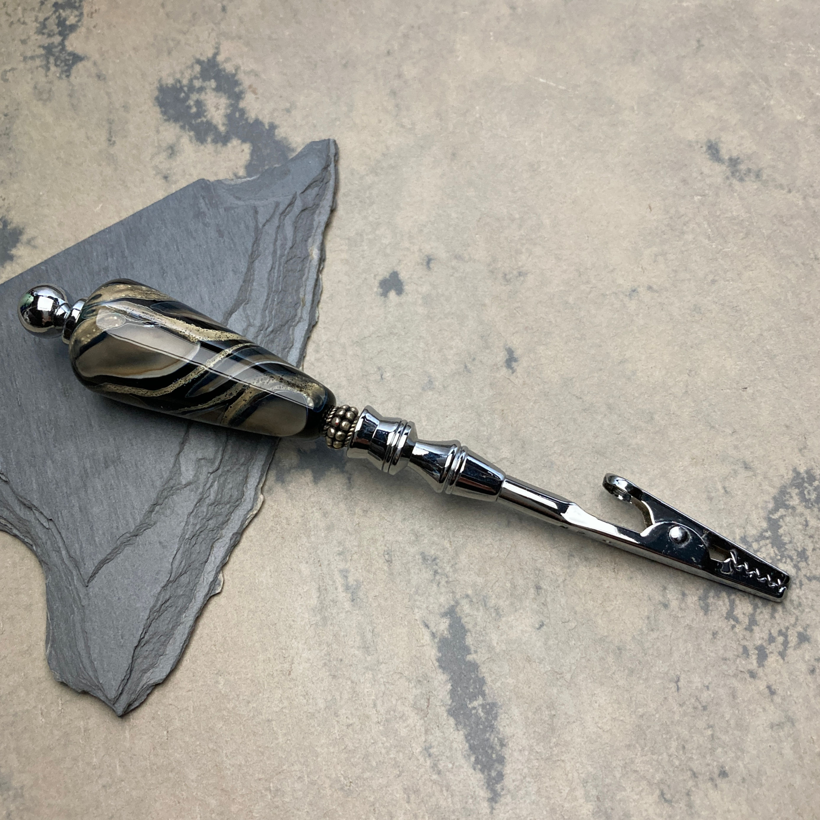 Black Stone Bracelet Helper