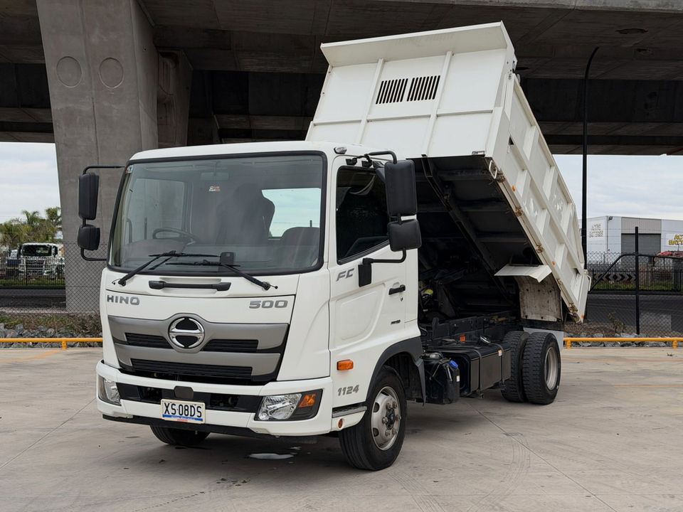 2021 Hino 500 FC Tipper for sale