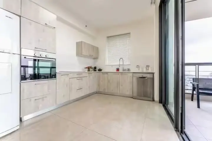 large kitchen in city center jerusalem