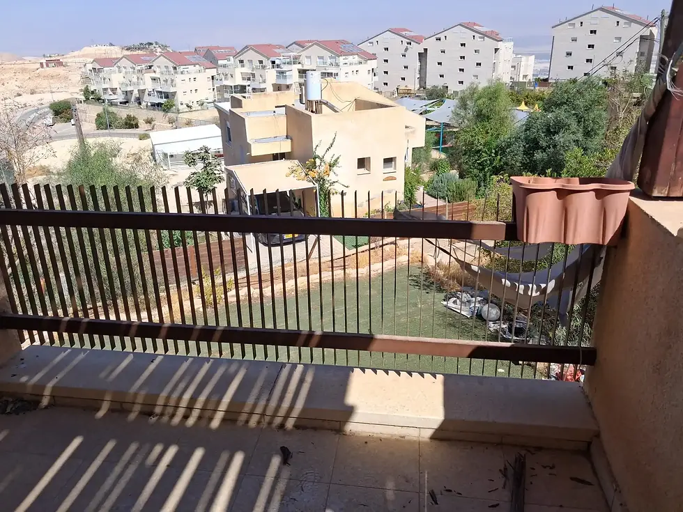 balcony in a house for sale in mitspe yericho