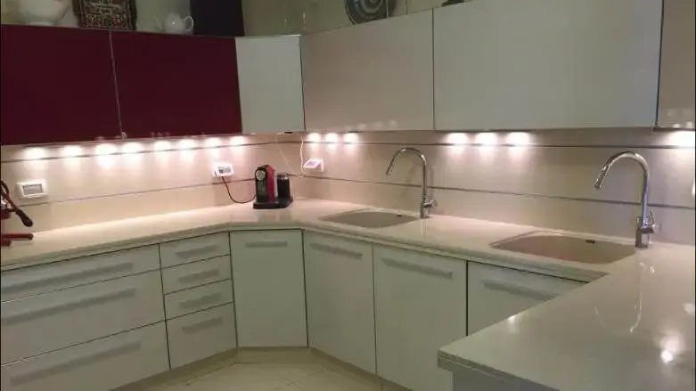 kitchen apartment for sale in ramat eshkol