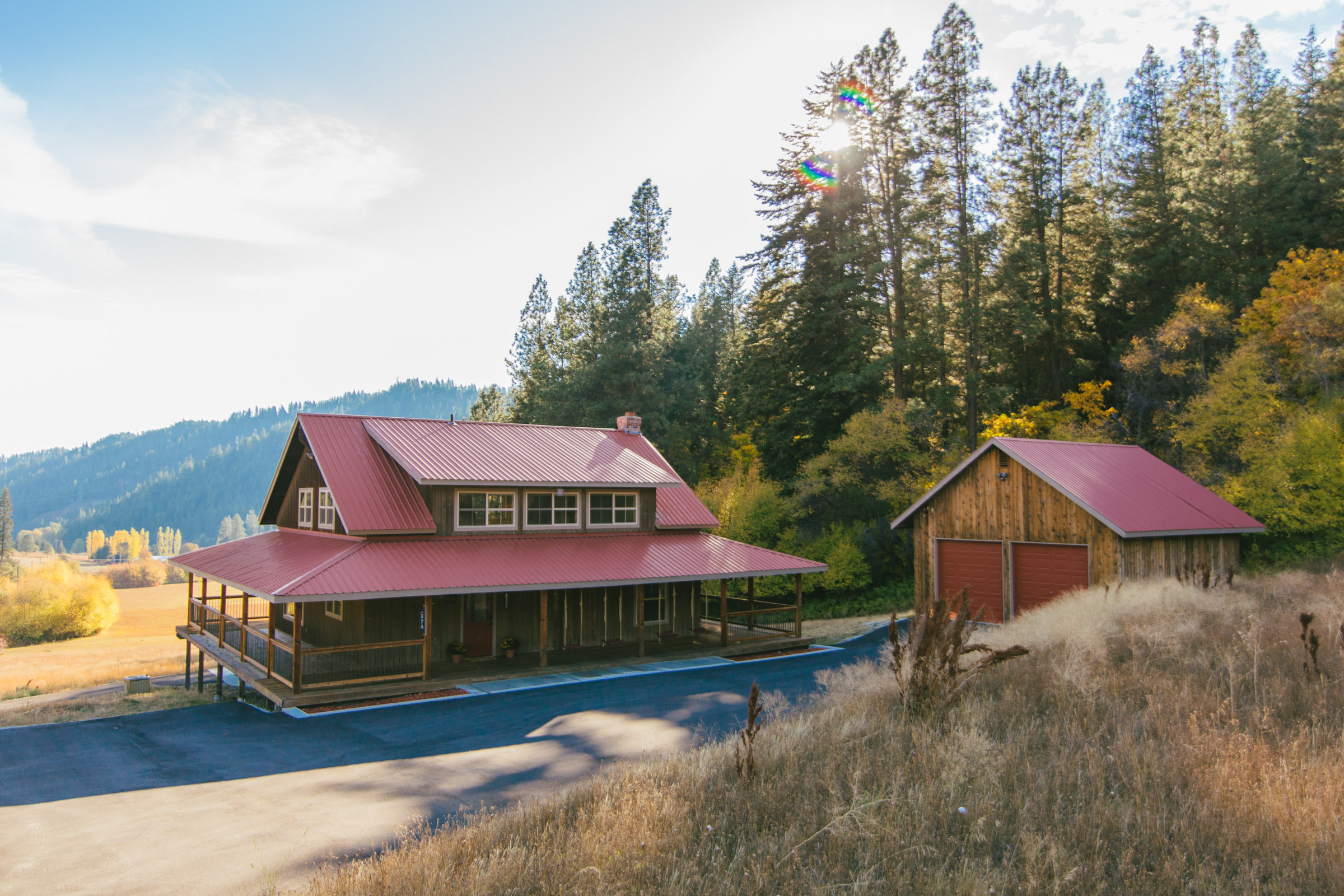 Plain Leavenworth Snowmobile Hike Vacation Rental Wedding Cabin