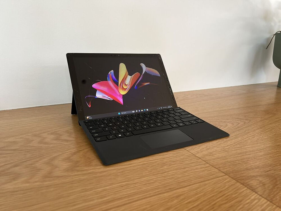 Thumbnail:  Microsoft Surface Pro 7 (Black) - i5-1035G4 - 256GB SSD - 8GB RAM - CRACKED SCR