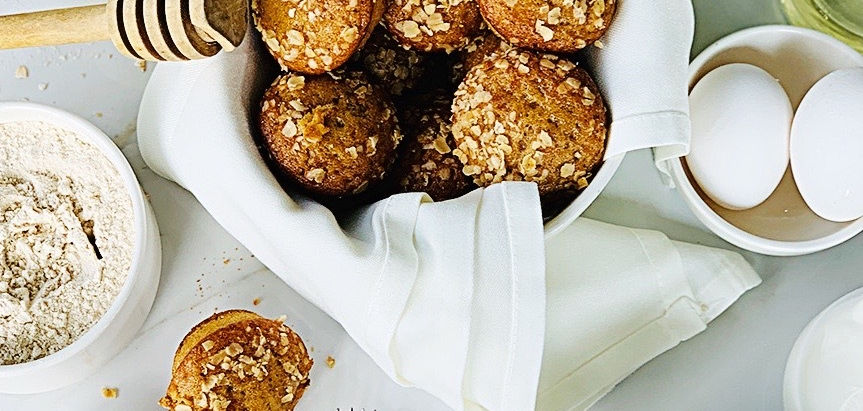 Healthy oatmeal muffins