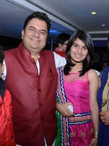 Reema Narang, Vibhuti Narang, Keshav Narang & Lokeshav Narang