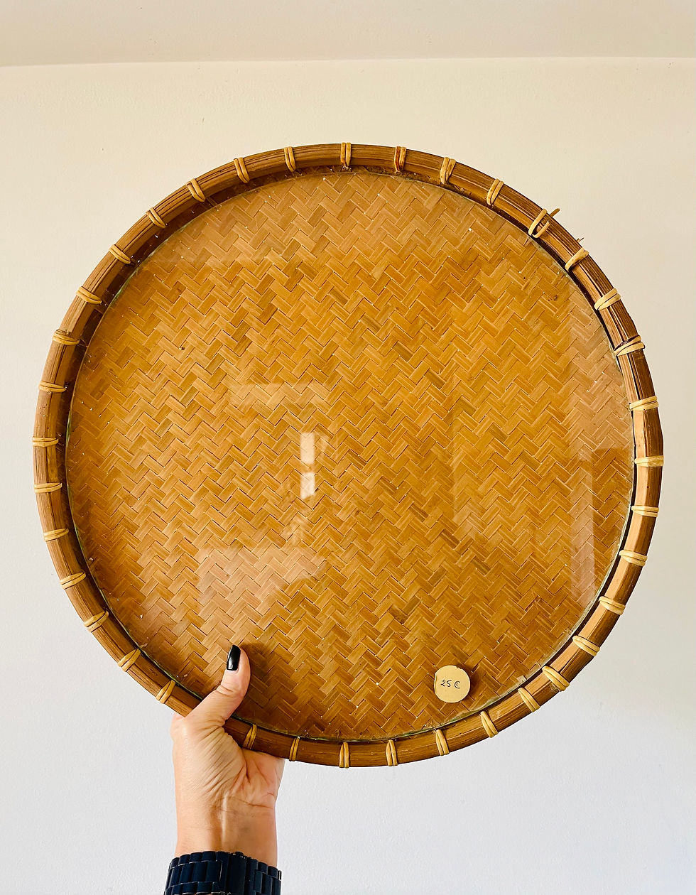 Grand plateau de service en osier et verre vintage