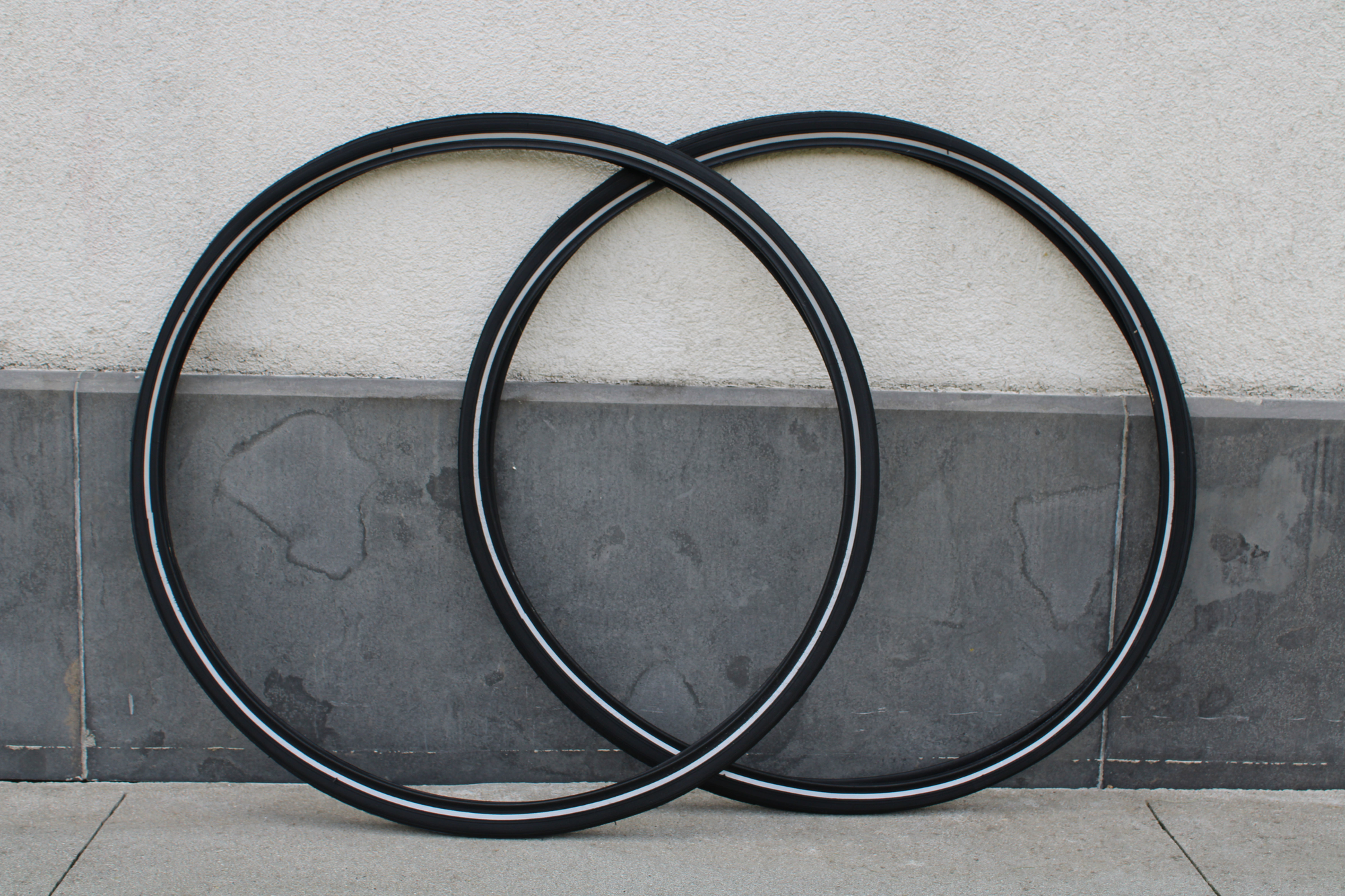 PAIR 28 X 1 5/8 X 1 1/8 REFLECTIVE BLACK TIRES