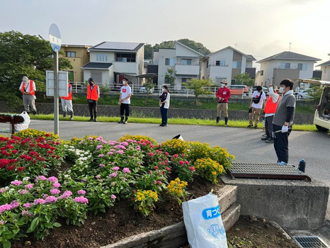 2022.7.10  植花の補植と花壇、移植地周りの整備