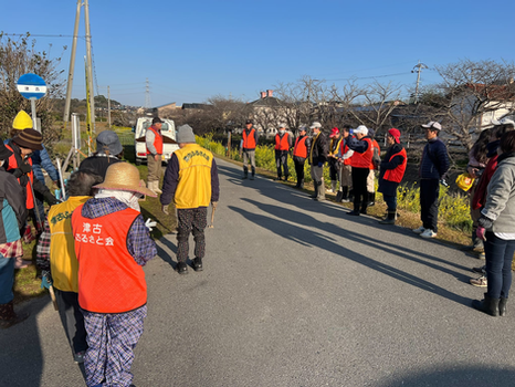2024.3.10   花壇#チューリップ内の草取り＆播種地への肥料