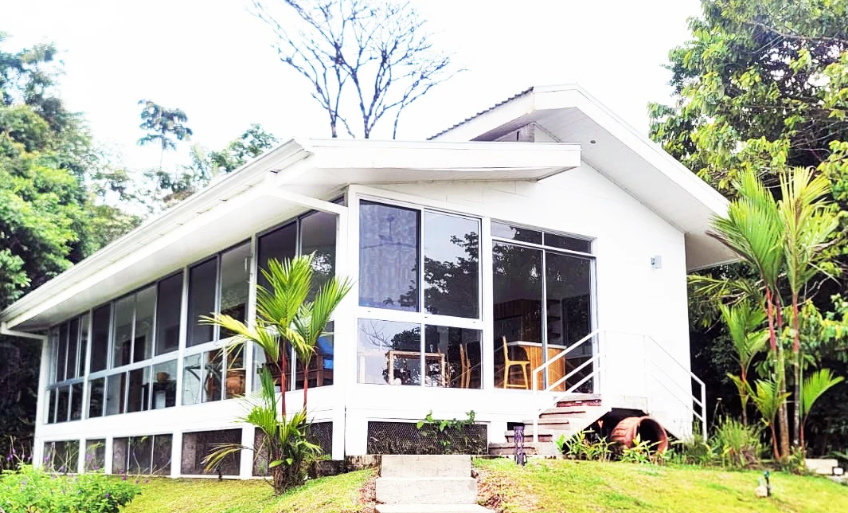 House outside front.png