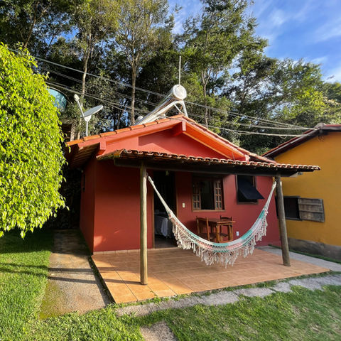 Chalé individual com rede na porta