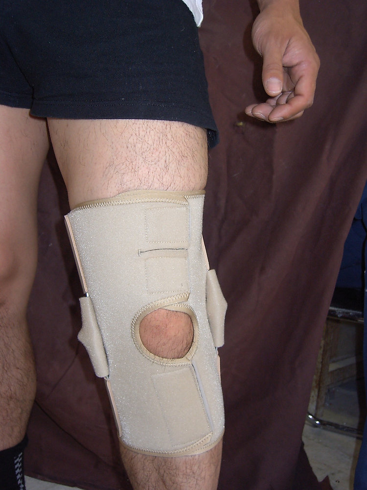 BREG compact X2K 膝靭帯サポーター M 左足用 ACL 前十字靭帯 装具 BREG社