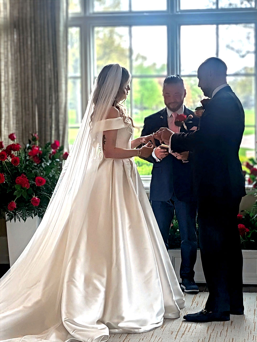 Wedding couple at the Detroit Golf Club. Music by Rondo String Quartet.