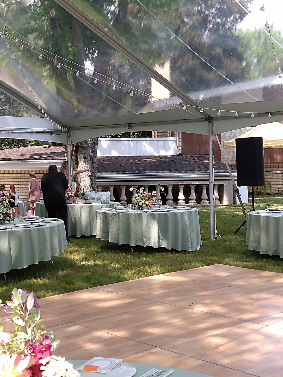 Wedding catering by the Flavor Lab. Music by Rondo String Quartet.
