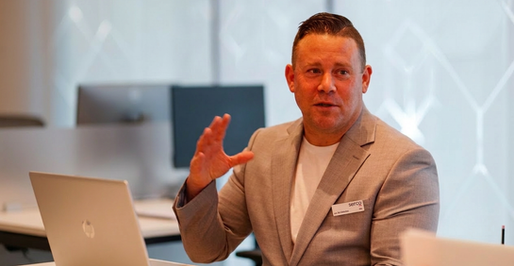 Building High-Performing Leadership Teams
