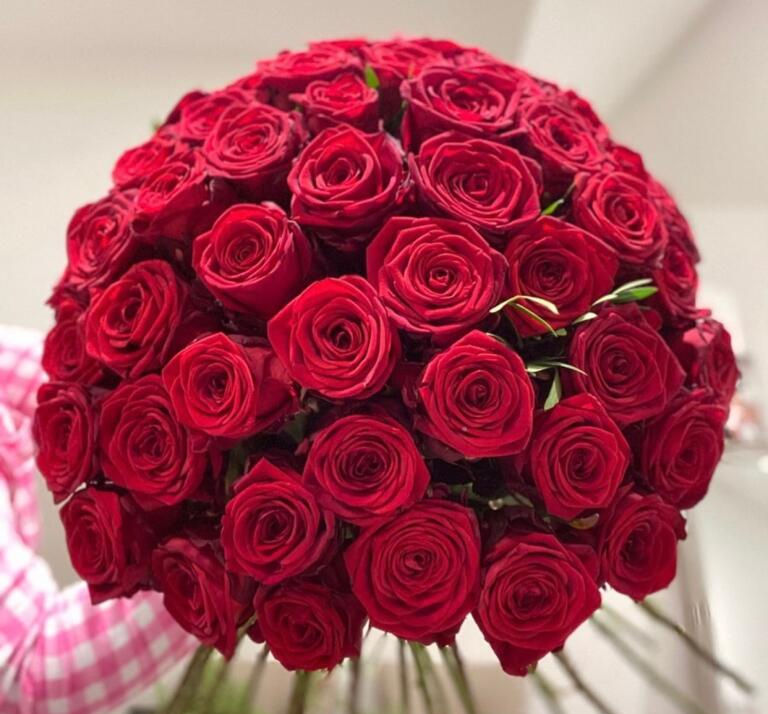 Valentine’s Day flower delivery London – Shaws of Covent Garden