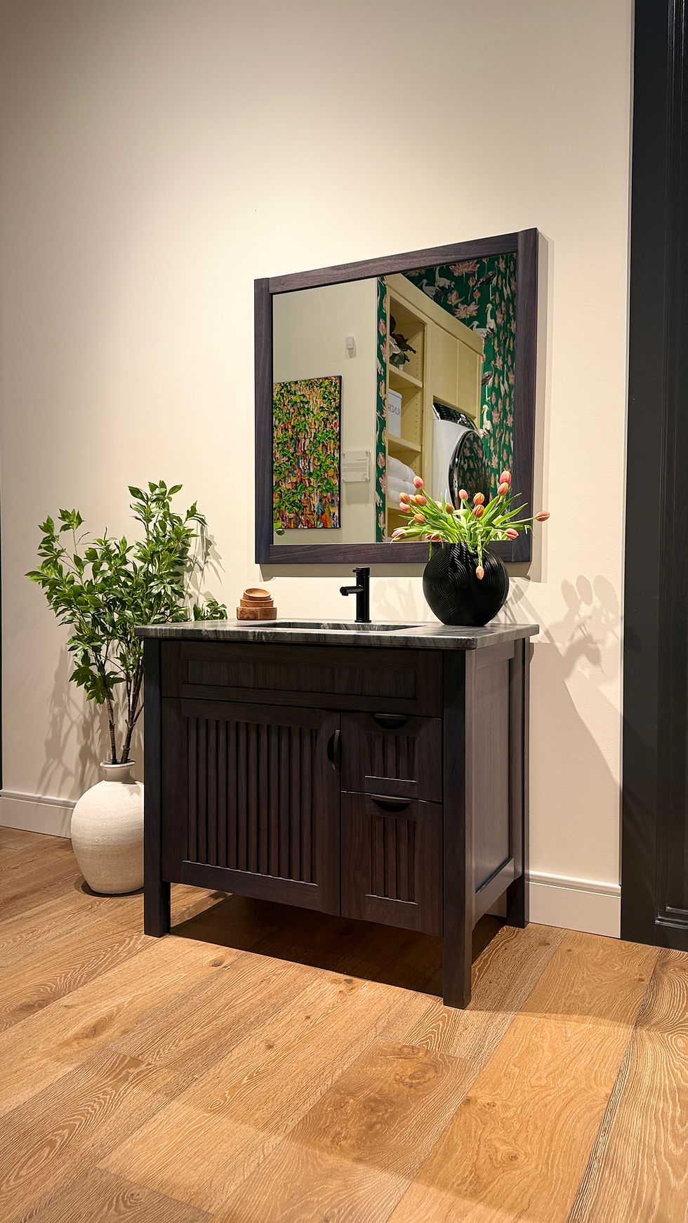 Handcrafted Japandi Kitchen Cabinets in Orange County Through an Exclusive Manufacturer
