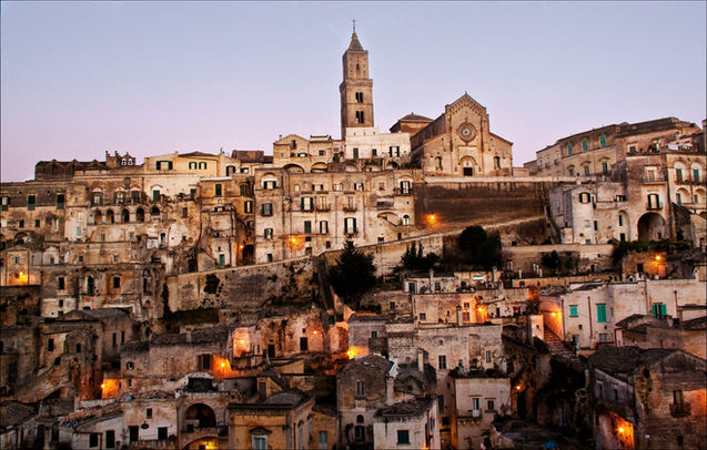The ancient cave dwellings of Sassi di Matera, a UNESCO World Heritage site for a powerful and historical Italian wedding.