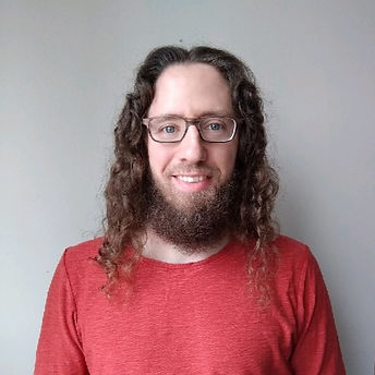 Ivan headshot (1)_edited.jpg