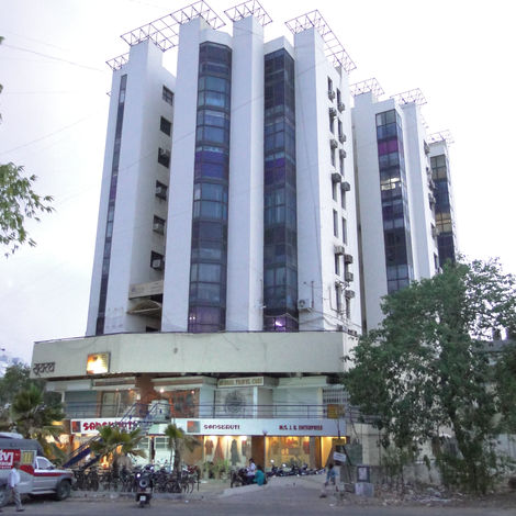 Hotels-Models14015 2_edit_new 2.jpg