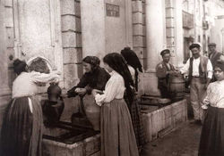 Aguadeiros no Chafariz da Esperança.jpg