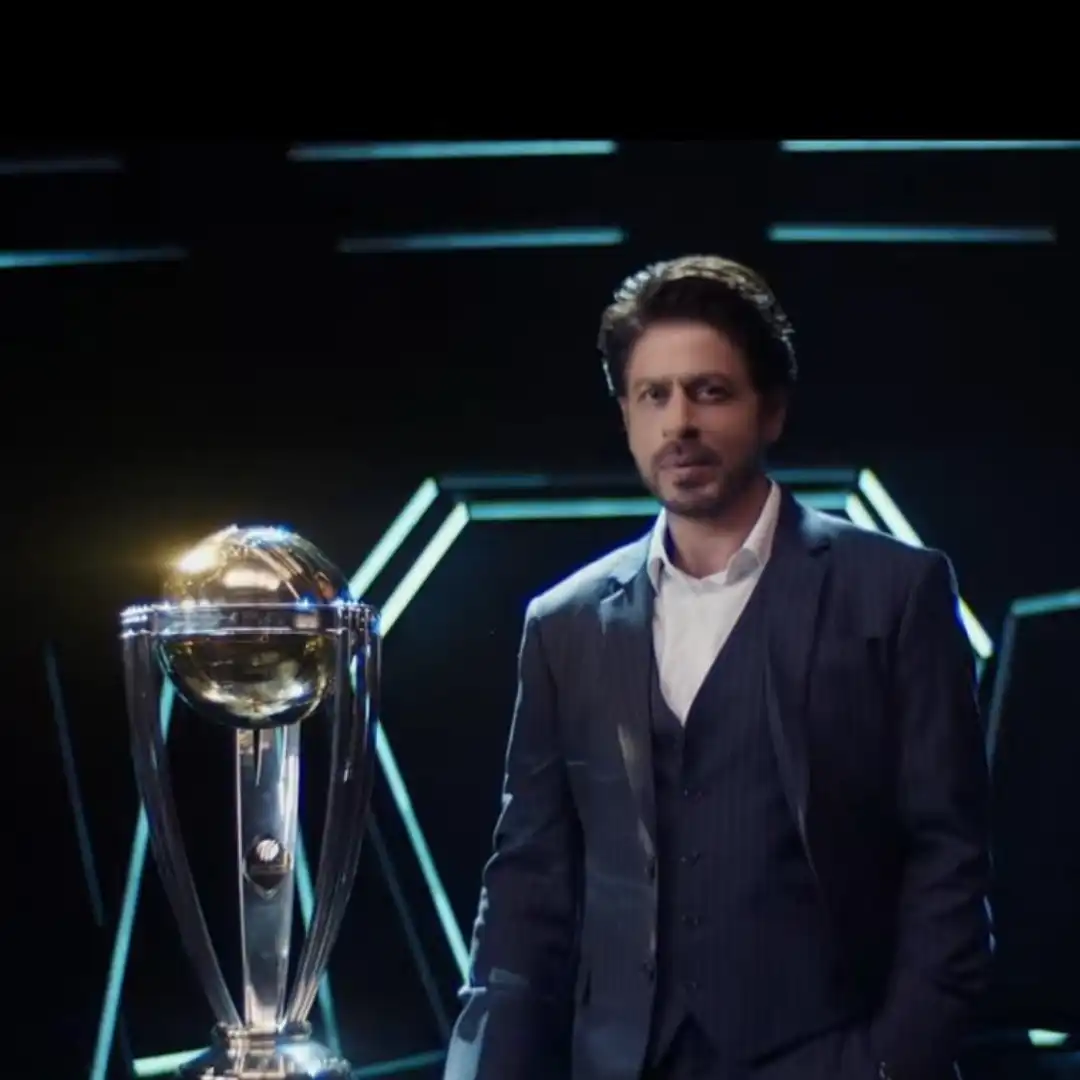 ICC Posts Shah Rukh Khan With World Cup Trophy