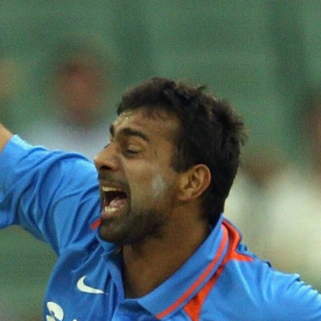 Praveen Kumar Survives Car Crash with His Son