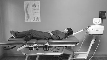Decompression table, chiropractor