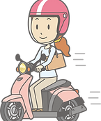 原付バイクに乗る女性