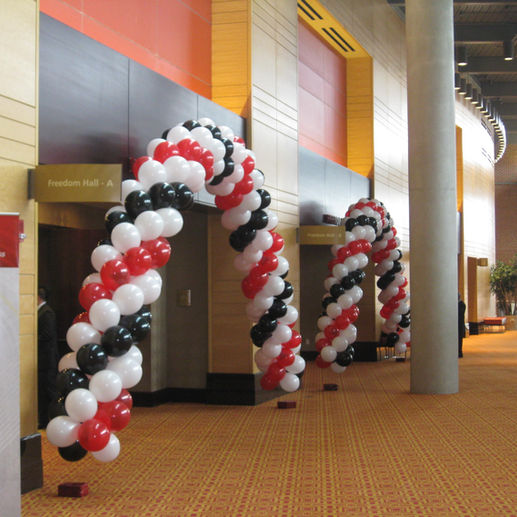Balloon arches